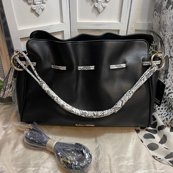 Badgley Mischka black hobo solid/snake print combo bag - Picture 10 of 14